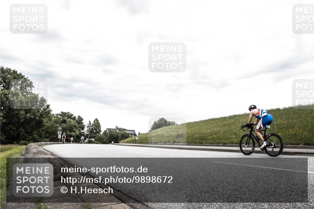 21.06.2026 - 29. Vierlanden-Triathlon H.Heesch http://msf.ph/oto/9898672 21.06.2026 10:21:16 Radfahren 229, 620, 1353 meine-sportfotos.de