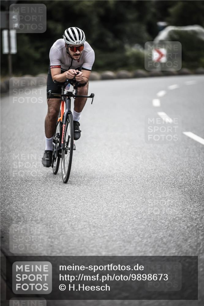 21.06.2026 - 29. Vierlanden-Triathlon H.Heesch http://msf.ph/oto/9898673 21.06.2026 10:05:35 Radfahren 5, 135, 175, 312 meine-sportfotos.de