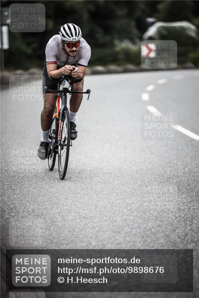 21.06.2026 - 29. Vierlanden-Triathlon H.Heesch http://msf.ph/oto/9898676 21.06.2026 10:05:35 Radfahren 5, 135, 175, 312 meine-sportfotos.de