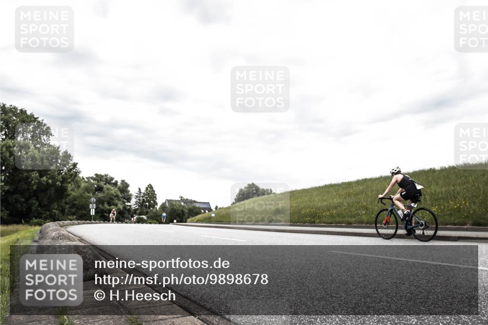 21.06.2026 - 29. Vierlanden-Triathlon H.Heesch http://msf.ph/oto/9898678 21.06.2026 10:21:21 Radfahren 411, 620 meine-sportfotos.de
