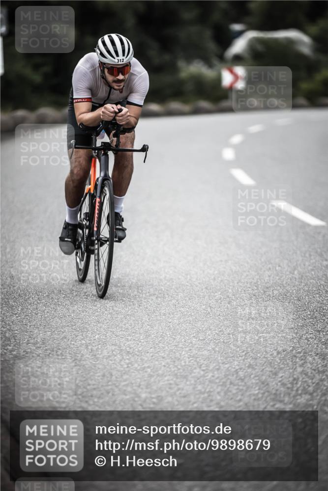 21.06.2026 - 29. Vierlanden-Triathlon H.Heesch http://msf.ph/oto/9898679 21.06.2026 10:05:35 Radfahren 5, 135, 175, 312 meine-sportfotos.de