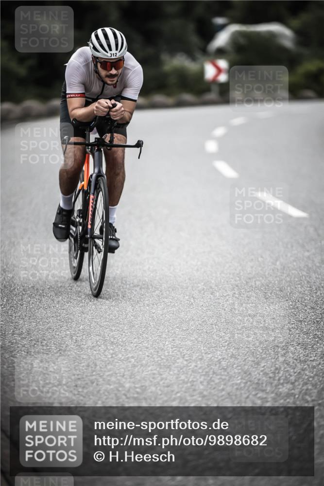 21.06.2026 - 29. Vierlanden-Triathlon H.Heesch http://msf.ph/oto/9898682 21.06.2026 10:05:35 Radfahren 5, 135, 175, 312 meine-sportfotos.de