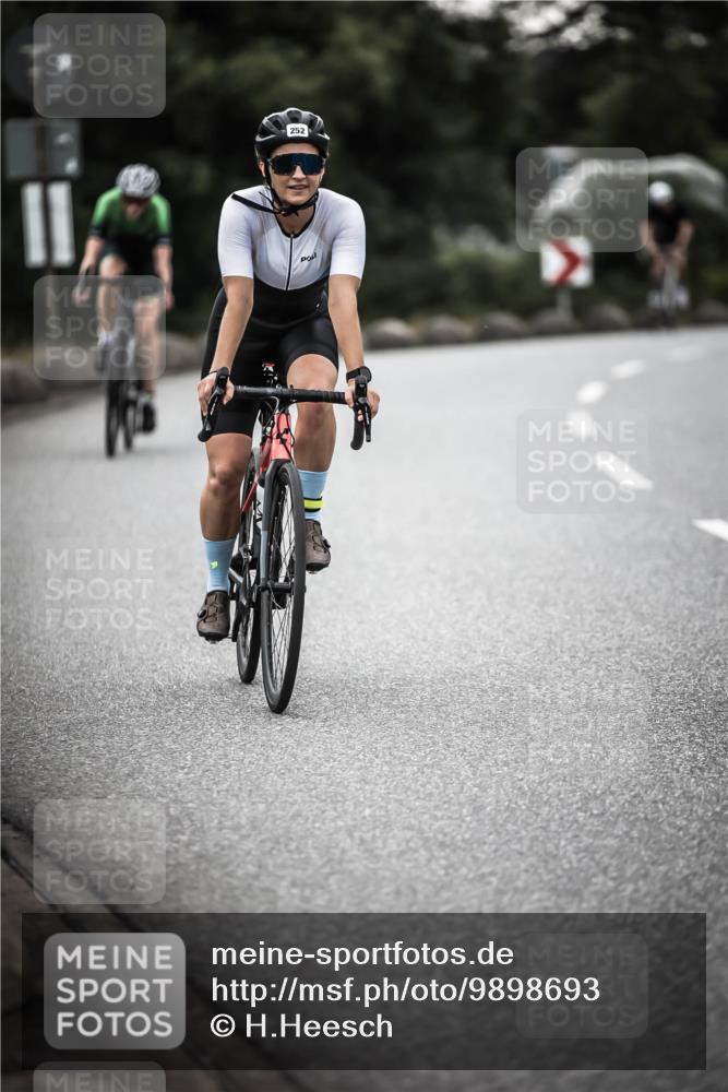 21.06.2026 - 29. Vierlanden-Triathlon H.Heesch http://msf.ph/oto/9898693 21.06.2026 10:05:44 Radfahren 133, 252, 259, 363 meine-sportfotos.de