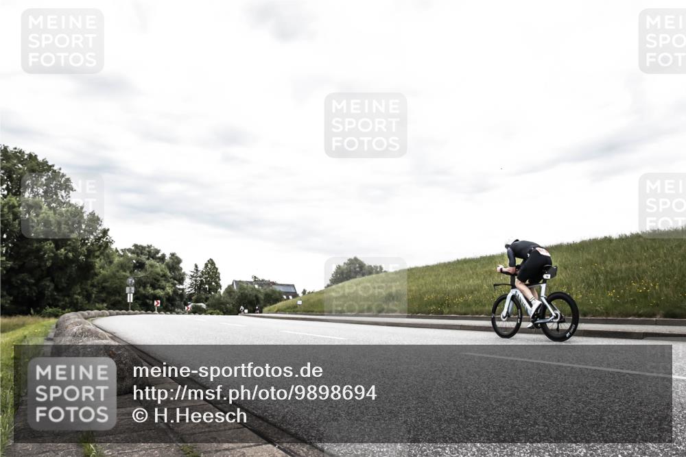 21.06.2026 - 29. Vierlanden-Triathlon H.Heesch http://msf.ph/oto/9898694 21.06.2026 10:21:43 Radfahren 123, 205 meine-sportfotos.de