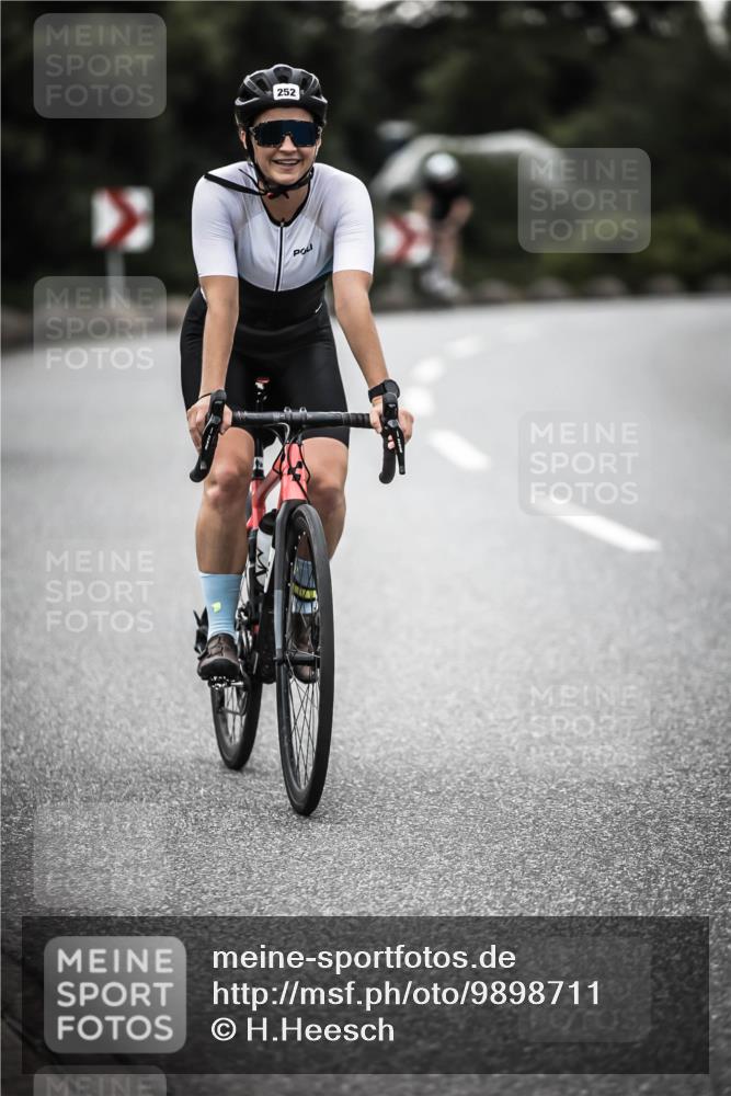 21.06.2026 - 29. Vierlanden-Triathlon H.Heesch http://msf.ph/oto/9898711 21.06.2026 10:05:44 Radfahren 133, 252, 259, 363 meine-sportfotos.de