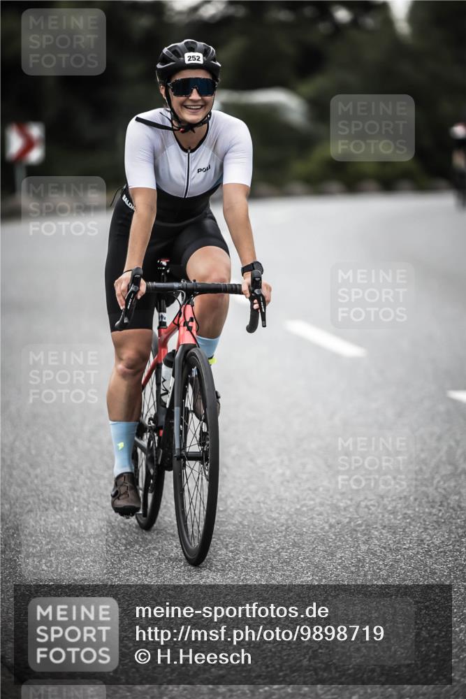 21.06.2026 - 29. Vierlanden-Triathlon H.Heesch http://msf.ph/oto/9898719 21.06.2026 10:05:44 Radfahren 133, 252, 259, 363 meine-sportfotos.de