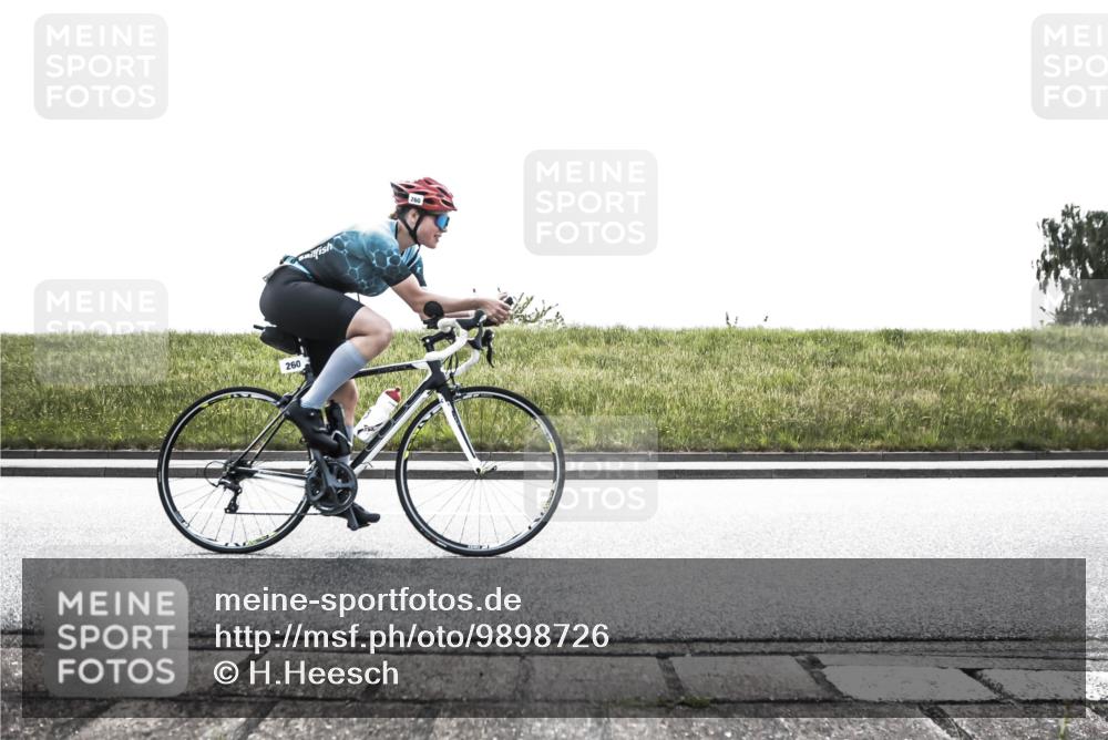21.06.2026 - 29. Vierlanden-Triathlon H.Heesch http://msf.ph/oto/9898726 21.06.2026 11:21:54 Radfahren 19, 54, 90, 259, 260, 748 meine-sportfotos.de