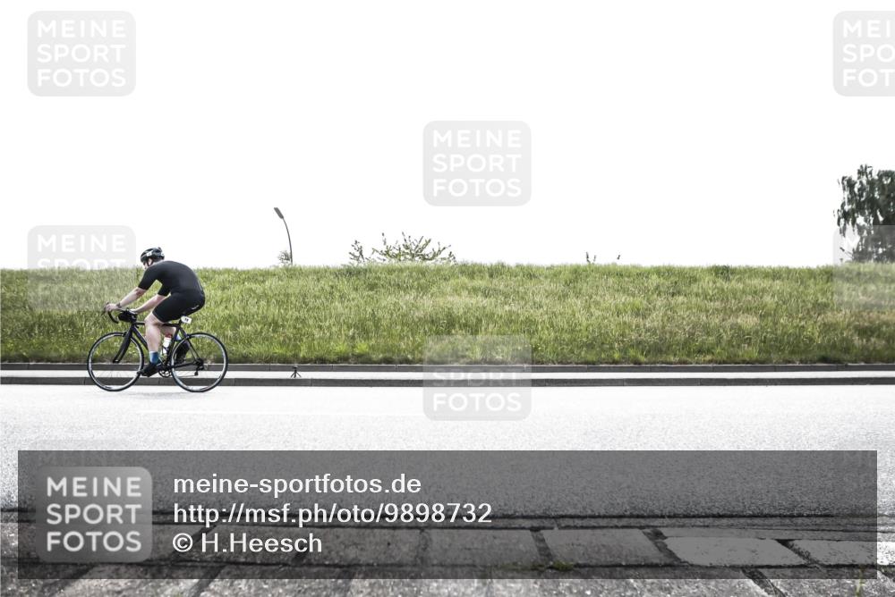 21.06.2026 - 29. Vierlanden-Triathlon H.Heesch http://msf.ph/oto/9898732 21.06.2026 11:21:58 Radfahren 19, 54, 90, 260, 748 meine-sportfotos.de