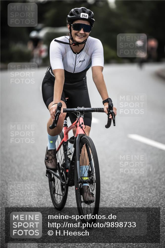 21.06.2026 - 29. Vierlanden-Triathlon H.Heesch http://msf.ph/oto/9898733 21.06.2026 10:05:44 Radfahren 133, 252, 259, 363 meine-sportfotos.de