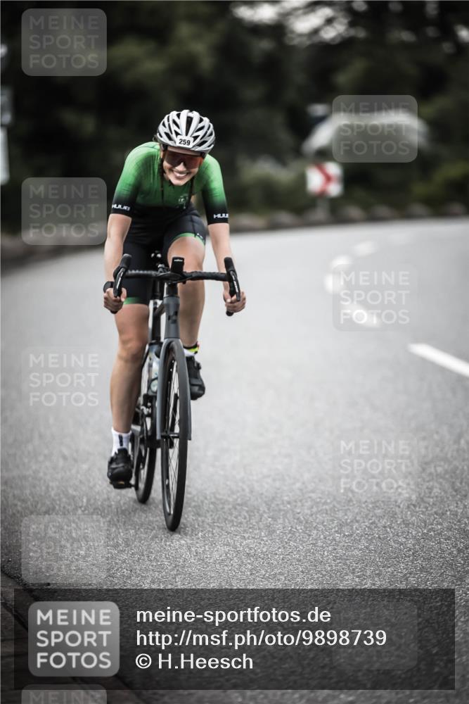 21.06.2026 - 29. Vierlanden-Triathlon H.Heesch http://msf.ph/oto/9898739 21.06.2026 10:05:46 Radfahren 133, 159, 252, 259, 317, 363 meine-sportfotos.de