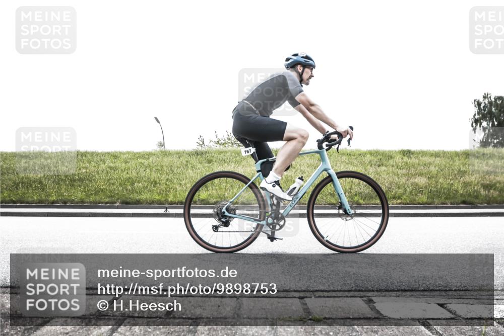 21.06.2026 - 29. Vierlanden-Triathlon H.Heesch http://msf.ph/oto/9898753 21.06.2026 11:22:34 Radfahren 767, 780 meine-sportfotos.de