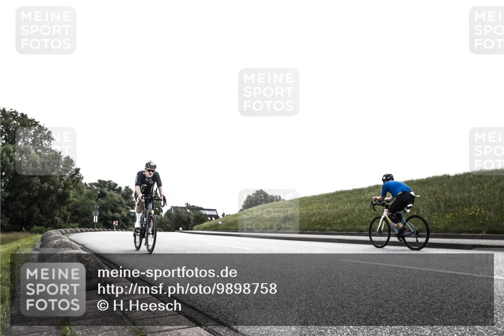 21.06.2026 - 29. Vierlanden-Triathlon H.Heesch http://msf.ph/oto/9898758 21.06.2026 10:46:08 Radfahren 40, 283 meine-sportfotos.de