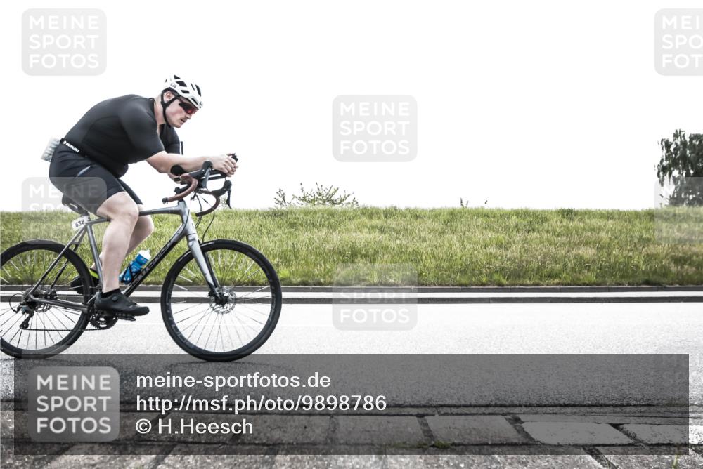 21.06.2026 - 29. Vierlanden-Triathlon H.Heesch http://msf.ph/oto/9898786 21.06.2026 11:23:54 Radfahren 638 meine-sportfotos.de