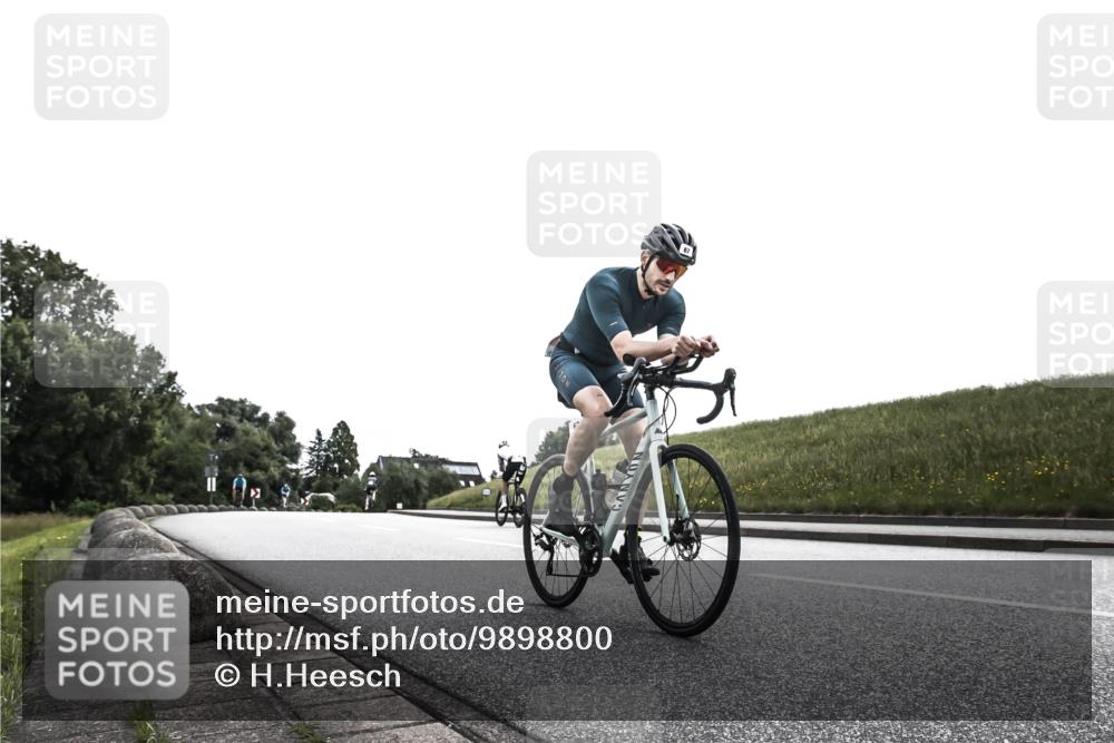 21.06.2026 - 29. Vierlanden-Triathlon H.Heesch http://msf.ph/oto/9898800 21.06.2026 10:47:00 Radfahren 67, 160, 242, 276, 439, 609 meine-sportfotos.de