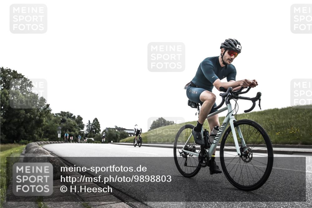 21.06.2026 - 29. Vierlanden-Triathlon H.Heesch http://msf.ph/oto/9898803 21.06.2026 10:47:01 Radfahren 67, 242, 276, 439, 609 meine-sportfotos.de