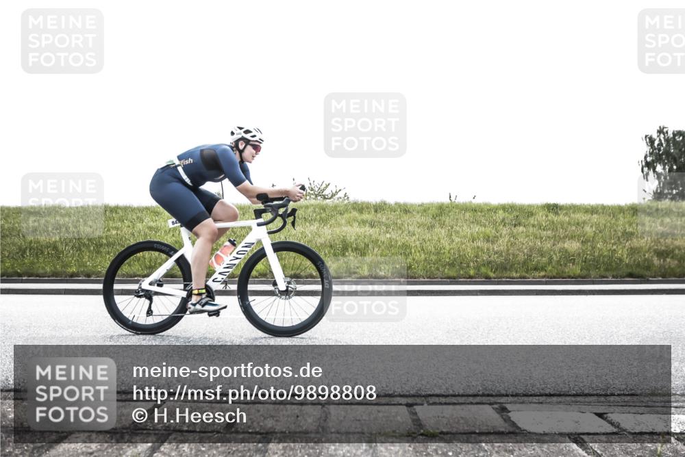 21.06.2026 - 29. Vierlanden-Triathlon H.Heesch http://msf.ph/oto/9898808 21.06.2026 11:24:25 Radfahren 242, 273, 283, 845, 896 meine-sportfotos.de