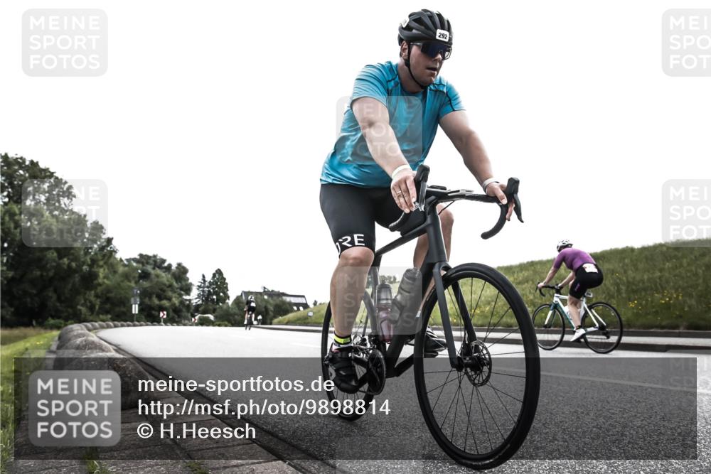 21.06.2026 - 29. Vierlanden-Triathlon H.Heesch http://msf.ph/oto/9898814 21.06.2026 10:47:06 Radfahren 139, 292, 422, 439, 609 meine-sportfotos.de