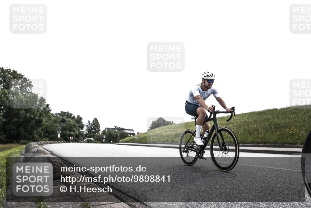 21.06.2026 - 29. Vierlanden-Triathlon H.Heesch http://msf.ph/oto/9898841 21.06.2026 10:47:45 Radfahren 38, 252, 393, 411 meine-sportfotos.de