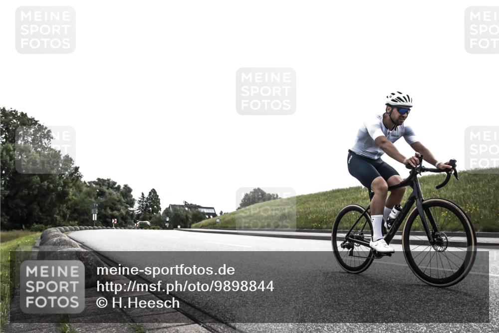 21.06.2026 - 29. Vierlanden-Triathlon H.Heesch http://msf.ph/oto/9898844 21.06.2026 10:47:45 Radfahren 38, 252, 393, 411 meine-sportfotos.de