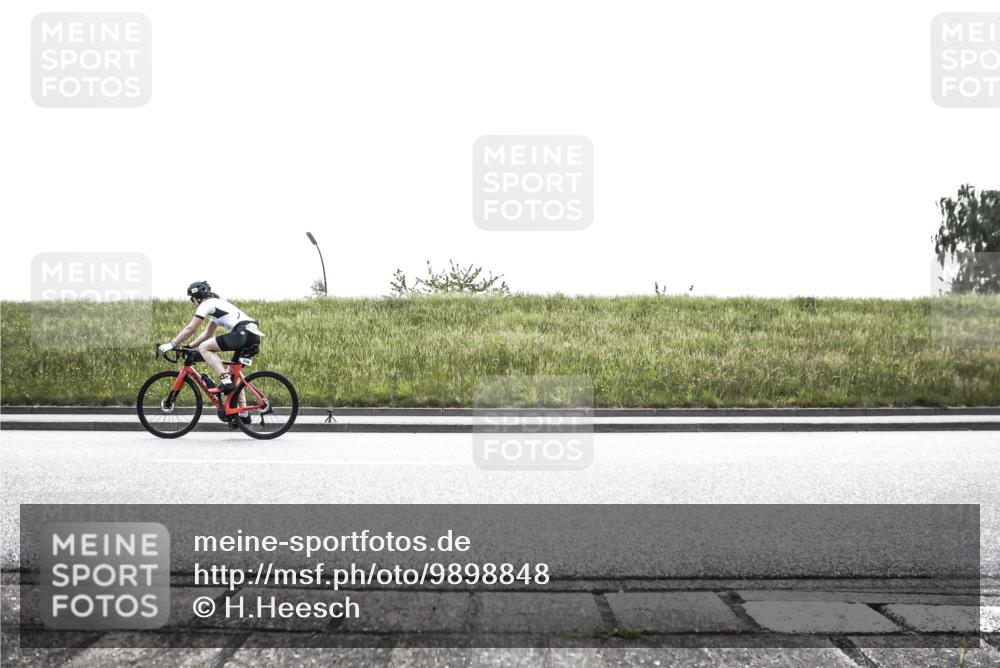 21.06.2026 - 29. Vierlanden-Triathlon H.Heesch http://msf.ph/oto/9898848 21.06.2026 11:25:53 Radfahren 243, 248, 686 meine-sportfotos.de