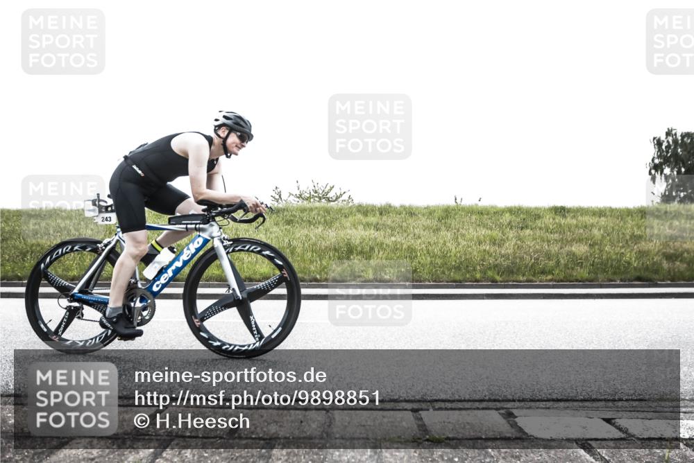21.06.2026 - 29. Vierlanden-Triathlon H.Heesch http://msf.ph/oto/9898851 21.06.2026 11:25:57 Radfahren 243, 686 meine-sportfotos.de
