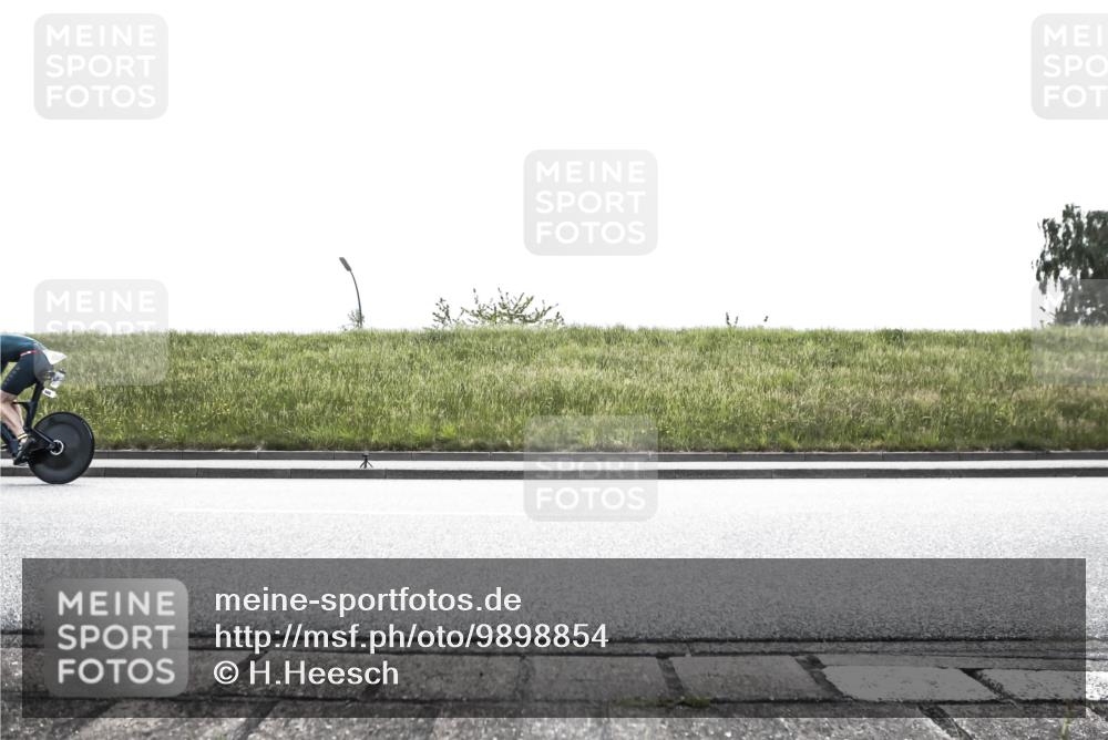21.06.2026 - 29. Vierlanden-Triathlon H.Heesch http://msf.ph/oto/9898854 21.06.2026 11:25:59 Radfahren 243, 686 meine-sportfotos.de
