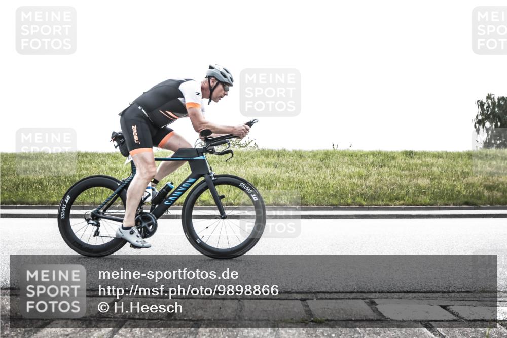 21.06.2026 - 29. Vierlanden-Triathlon H.Heesch http://msf.ph/oto/9898866 21.06.2026 11:26:39 Radfahren 97, 761 meine-sportfotos.de
