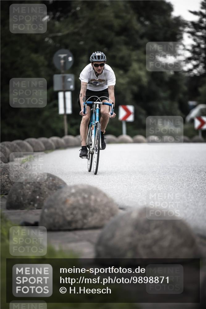 21.06.2026 - 29. Vierlanden-Triathlon H.Heesch http://msf.ph/oto/9898871 21.06.2026 10:06:17 Radfahren 9, 109, 354 meine-sportfotos.de