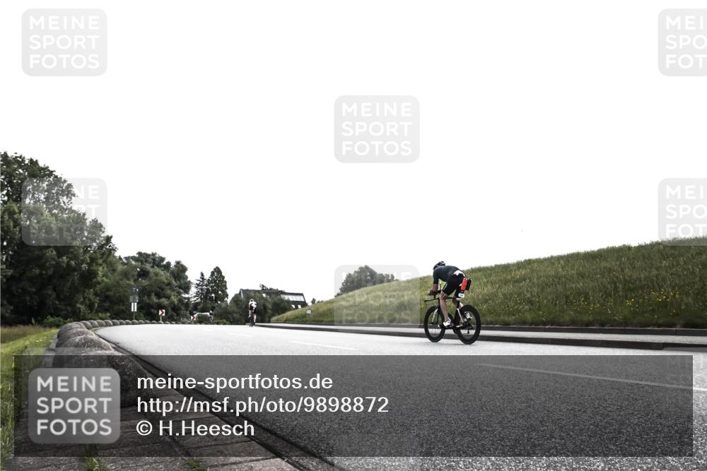 21.06.2026 - 29. Vierlanden-Triathlon H.Heesch http://msf.ph/oto/9898872 21.06.2026 10:48:31 Radfahren 225, 369, 477, 1354 meine-sportfotos.de