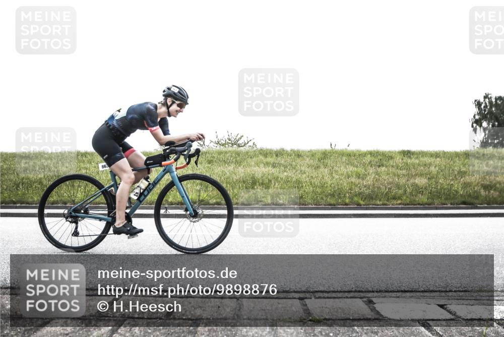 21.06.2026 - 29. Vierlanden-Triathlon H.Heesch http://msf.ph/oto/9898876 21.06.2026 11:26:49 Radfahren 217, 863, 900 meine-sportfotos.de