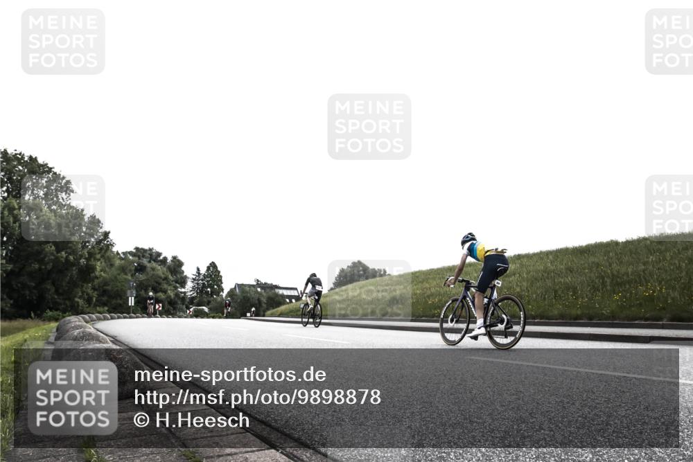 21.06.2026 - 29. Vierlanden-Triathlon H.Heesch http://msf.ph/oto/9898878 21.06.2026 10:48:35 Radfahren 29, 210, 477, 1354 meine-sportfotos.de