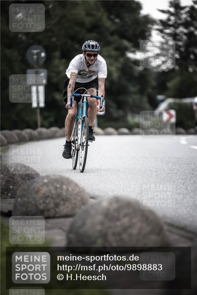 21.06.2026 - 29. Vierlanden-Triathlon H.Heesch http://msf.ph/oto/9898883 21.06.2026 10:06:17 Radfahren 9, 109, 354 meine-sportfotos.de