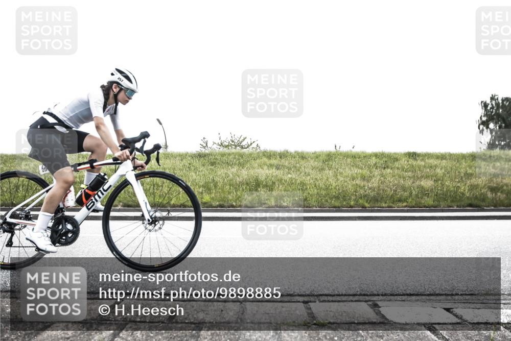 21.06.2026 - 29. Vierlanden-Triathlon H.Heesch http://msf.ph/oto/9898885 21.06.2026 11:27:08 Radfahren 257, 844 meine-sportfotos.de