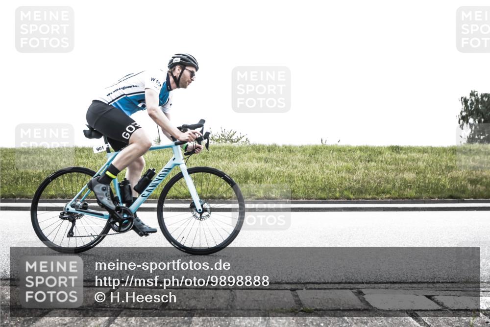 21.06.2026 - 29. Vierlanden-Triathlon H.Heesch http://msf.ph/oto/9898888 21.06.2026 11:27:19 Radfahren 901, 905 meine-sportfotos.de