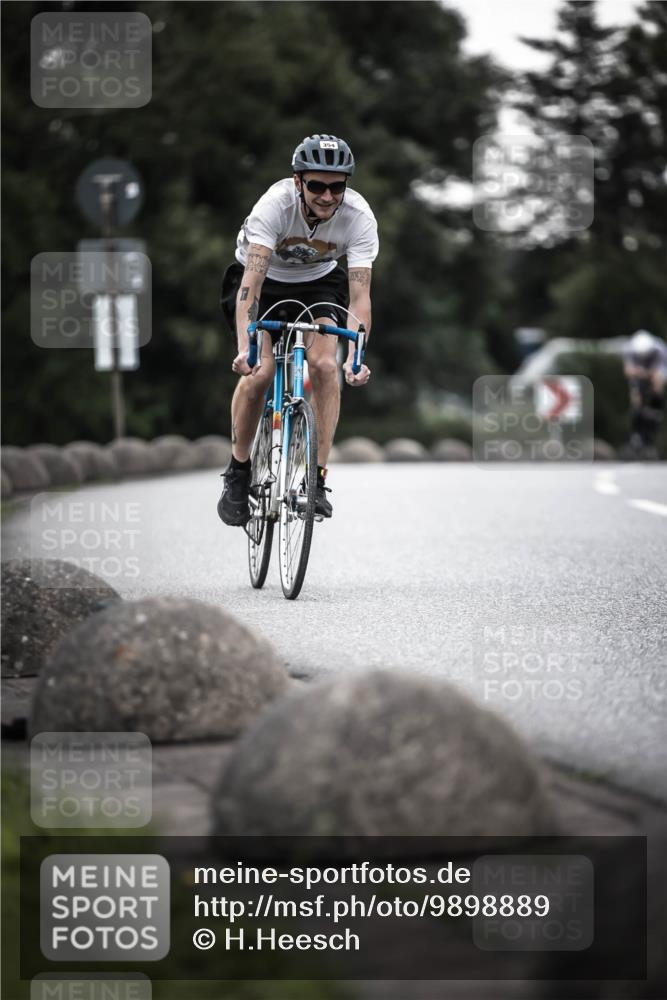 21.06.2026 - 29. Vierlanden-Triathlon H.Heesch http://msf.ph/oto/9898889 21.06.2026 10:06:18 Radfahren 9, 109, 354 meine-sportfotos.de