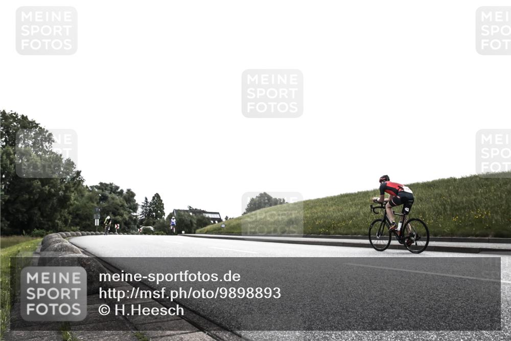 21.06.2026 - 29. Vierlanden-Triathlon H.Heesch http://msf.ph/oto/9898893 21.06.2026 10:48:51 Radfahren 49, 179 meine-sportfotos.de