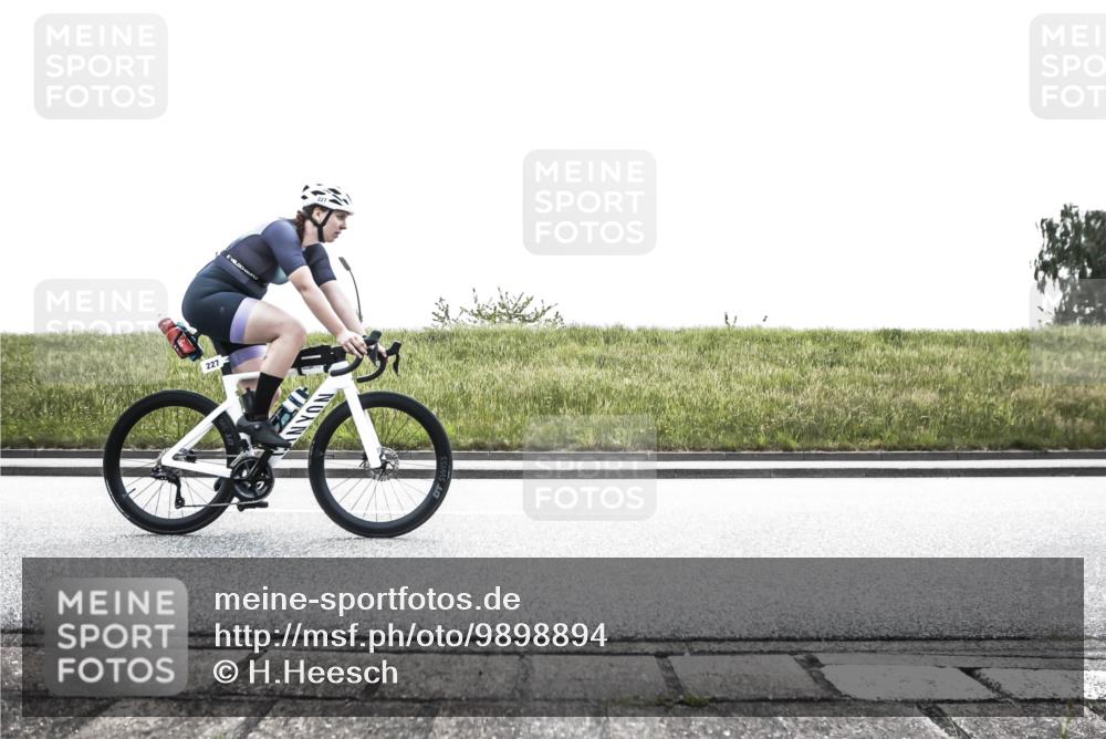 21.06.2026 - 29. Vierlanden-Triathlon H.Heesch http://msf.ph/oto/9898894 21.06.2026 11:27:30 Radfahren 227, 230, 769 meine-sportfotos.de