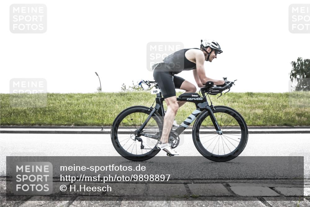 21.06.2026 - 29. Vierlanden-Triathlon H.Heesch http://msf.ph/oto/9898897 21.06.2026 11:27:36 Radfahren 227, 230, 769 meine-sportfotos.de