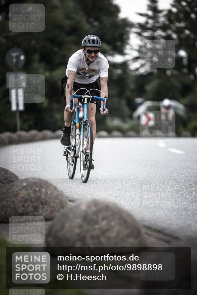 21.06.2026 - 29. Vierlanden-Triathlon H.Heesch http://msf.ph/oto/9898898 21.06.2026 10:06:18 Radfahren 9, 109, 354 meine-sportfotos.de