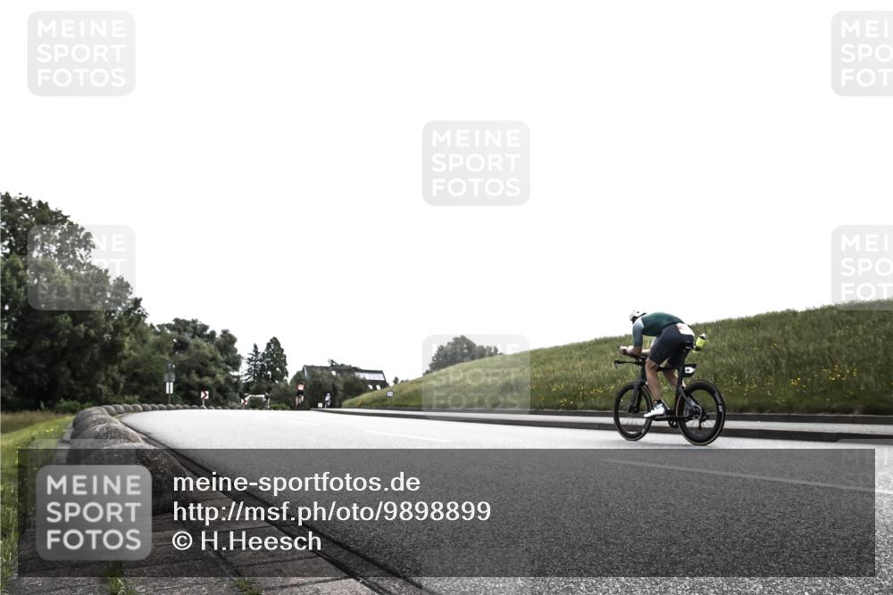 21.06.2026 - 29. Vierlanden-Triathlon H.Heesch http://msf.ph/oto/9898899 21.06.2026 10:48:55 Radfahren 179, 400 meine-sportfotos.de