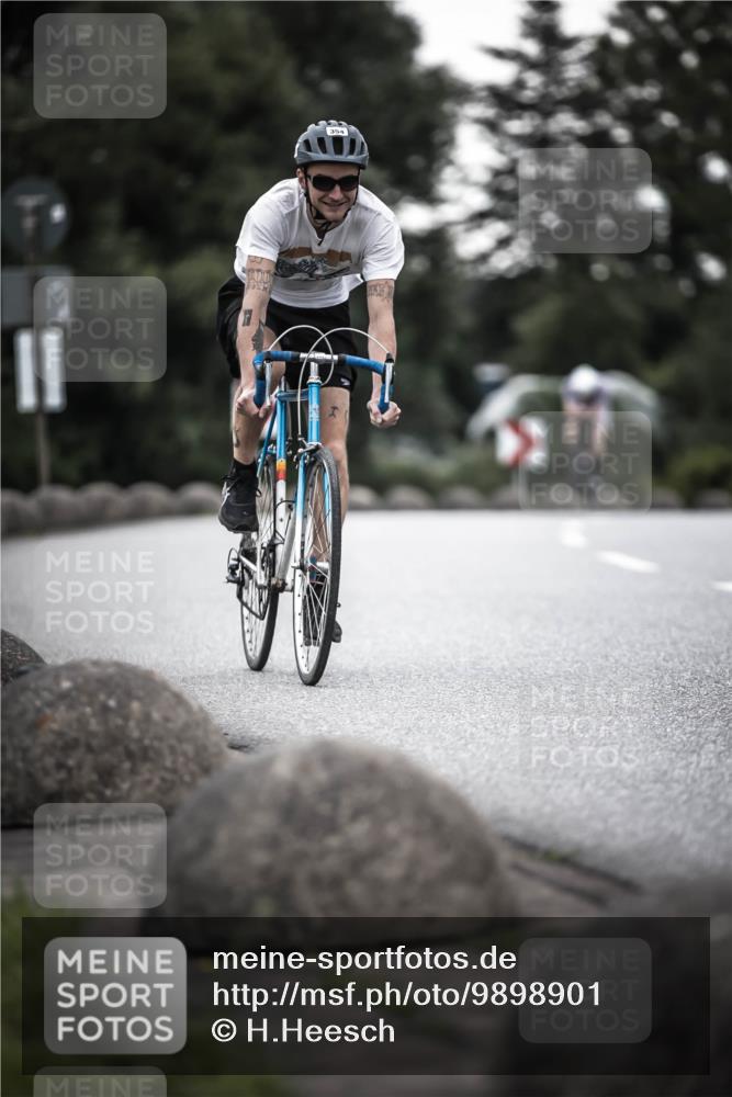 21.06.2026 - 29. Vierlanden-Triathlon H.Heesch http://msf.ph/oto/9898901 21.06.2026 10:06:18 Radfahren 9, 109, 354 meine-sportfotos.de