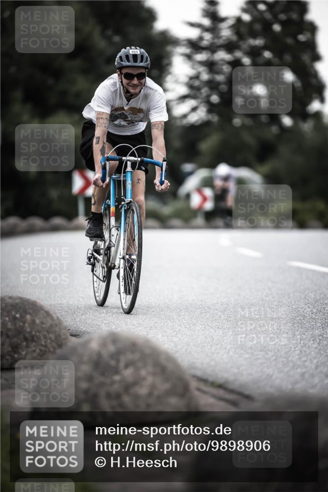 21.06.2026 - 29. Vierlanden-Triathlon H.Heesch http://msf.ph/oto/9898906 21.06.2026 10:06:18 Radfahren 9, 109, 354 meine-sportfotos.de