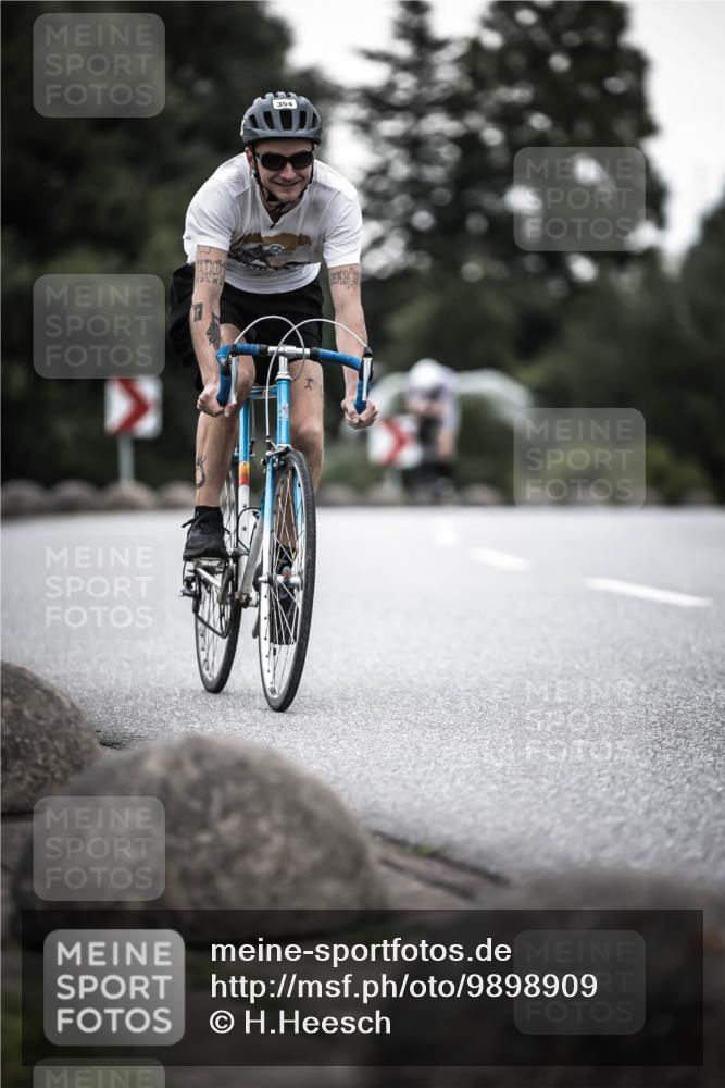 21.06.2026 - 29. Vierlanden-Triathlon H.Heesch http://msf.ph/oto/9898909 21.06.2026 10:06:18 Radfahren 9, 109, 354 meine-sportfotos.de