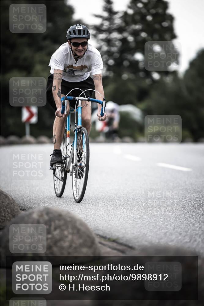 21.06.2026 - 29. Vierlanden-Triathlon H.Heesch http://msf.ph/oto/9898912 21.06.2026 10:06:18 Radfahren 9, 109, 354 meine-sportfotos.de