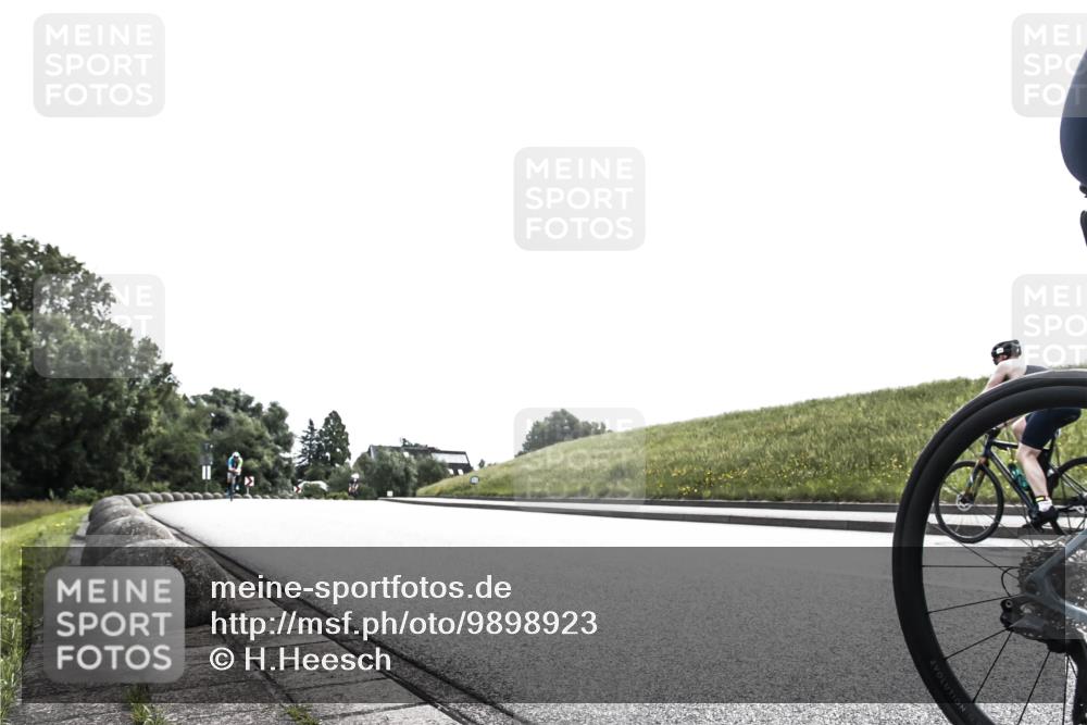 21.06.2026 - 29. Vierlanden-Triathlon H.Heesch http://msf.ph/oto/9898923 21.06.2026 10:49:45 Radfahren 140, 180, 277, 330 meine-sportfotos.de