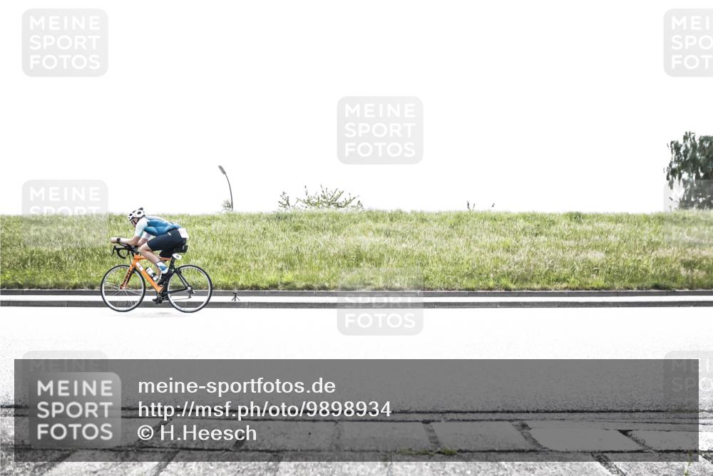 21.06.2026 - 29. Vierlanden-Triathlon H.Heesch http://msf.ph/oto/9898934 21.06.2026 11:28:32 Radfahren 70, 124, 172, 240, 654, 786 meine-sportfotos.de