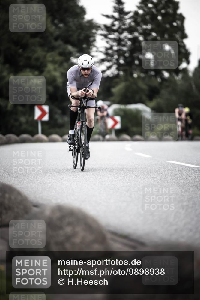 21.06.2026 - 29. Vierlanden-Triathlon H.Heesch http://msf.ph/oto/9898938 21.06.2026 10:06:23 Radfahren 109, 147, 165, 360, 381 meine-sportfotos.de