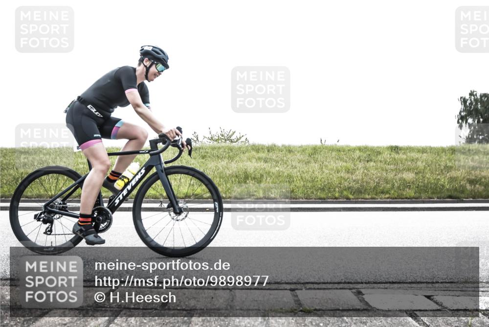 21.06.2026 - 29. Vierlanden-Triathlon H.Heesch http://msf.ph/oto/9898977 21.06.2026 11:29:36 Radfahren 884 meine-sportfotos.de