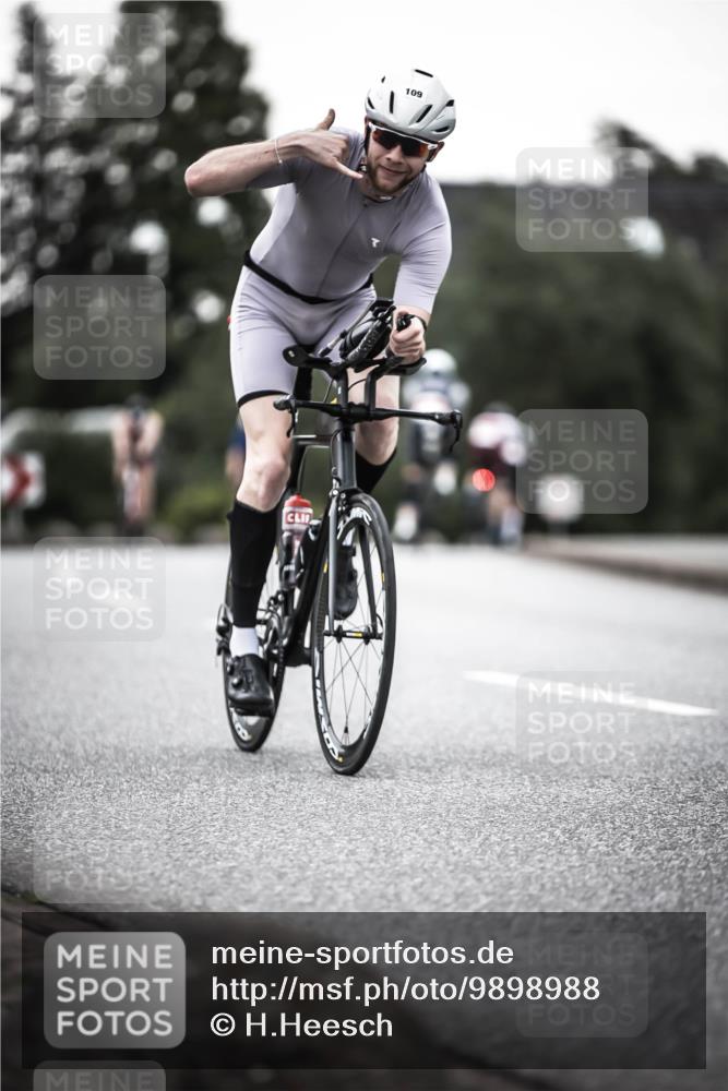 21.06.2026 - 29. Vierlanden-Triathlon H.Heesch http://msf.ph/oto/9898988 21.06.2026 10:06:23 Radfahren 109, 147, 165, 360, 381 meine-sportfotos.de