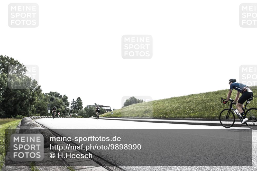 21.06.2026 - 29. Vierlanden-Triathlon H.Heesch http://msf.ph/oto/9898990 21.06.2026 10:51:20 Radfahren 63, 295, 401, 423, 480, 564, 602 meine-sportfotos.de
